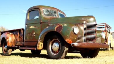 Photo of International Pickup Truck Gets First Wash in 50 Years, Reveals Stunning Patina.