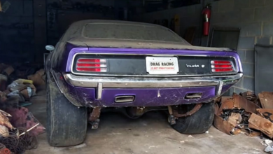 Photo of Discovered In A Barn 1970 Plymouth Barracuda Gets Completely Restored With V8 Hemi