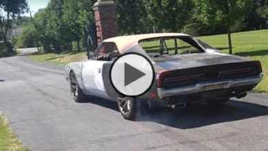 Photo of This Kid Swapped A Hellcat Motor In A 1969 Dodge Charger – Driving & Burnout